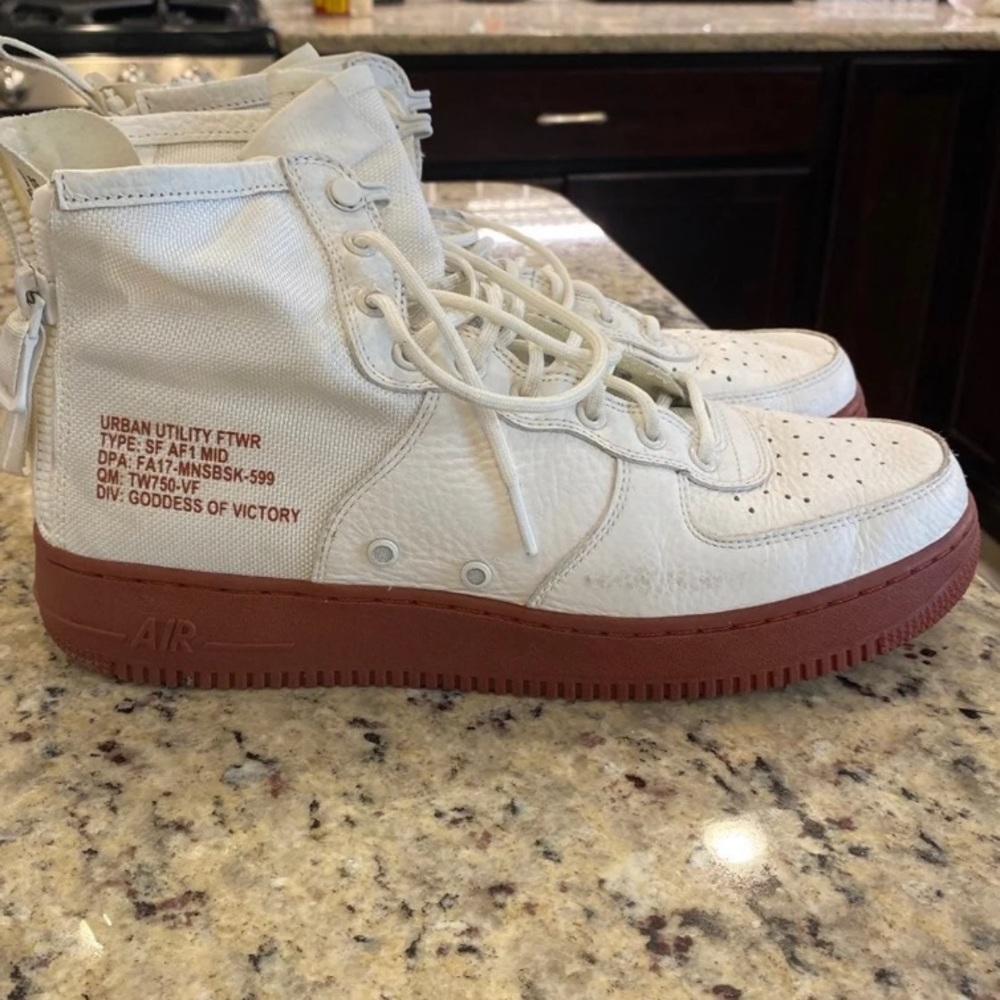 2017 Nike SF Air Force 1 mid Red Ivory